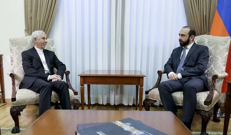 Foreign Minister of Armenia Ararat Mirzoyan received the Ambassador of Iran