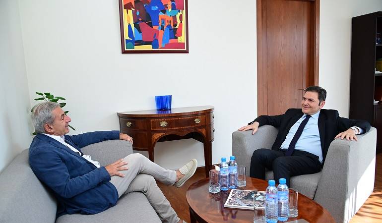 Deputy Foreign minister Paruyr Hovhannisyan received Didier Parakian, the member of the National Assembly of France