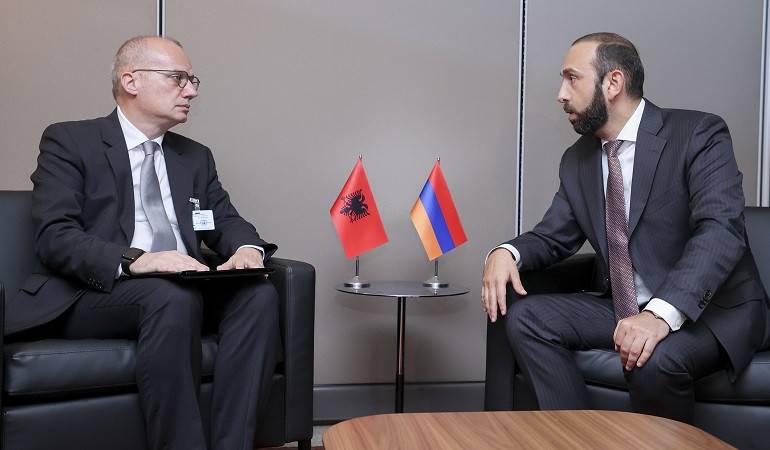 Հայաստանի և Ալբանիայի ԱԳ նախարարների հանդիպումը