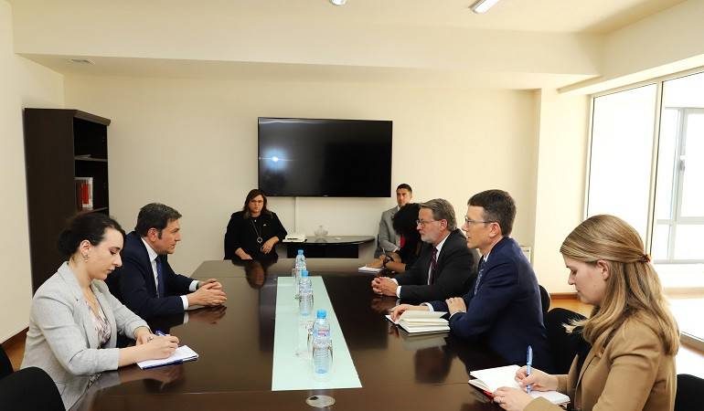 Deputy Foreign Minister of Armenia Paruyr Hovhannisyan received U.S. Senator Gary Peters