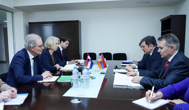 Политические консультации между министерствами иностранных дел Армении и Нидерландов