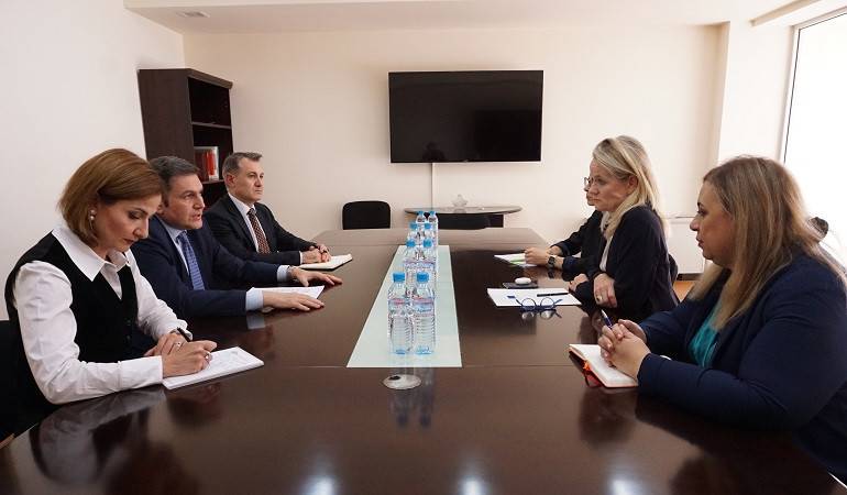 Встреча заместителя министра иностранных дел Армении с членом комитета по иностранным делам Европейского парламента Виолой фон Крамон-Таубадель