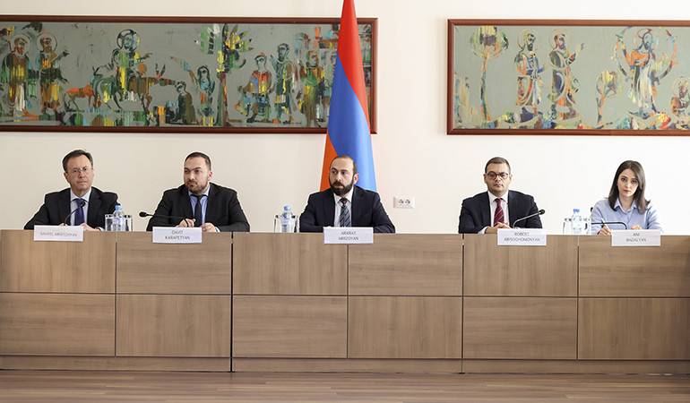 ՀՀ ԱԳ նախարարի հանդիպումը Հայաստանում հավատարմագրված ԵՄ և անդամ երկրների դեսպանների հետ
