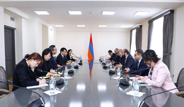 Политические консультации между министерствами иностранных дел  Республики Армения и Республики Корея