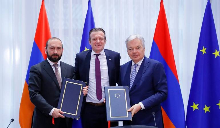 Министр иностранных дел Армении подписал соглашение о сотрудничестве с Евроюстом