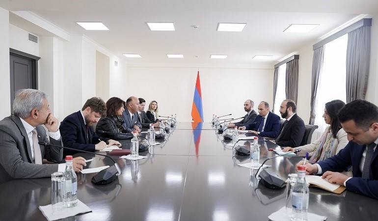 Meeting of the Foreign Minister of Armenia with the President of the Departmental Council of Bouches-du-Rhône