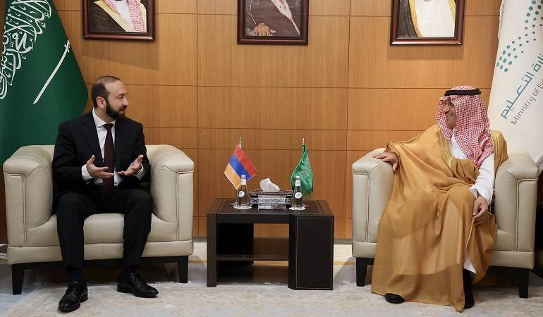 Встреча министра иностранных дел Армении с министром образования Саудовской Аравии