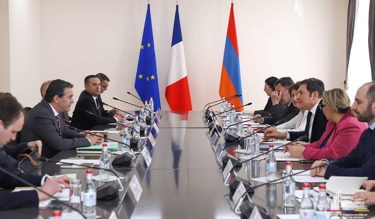 Consultations politiques entre le Ministère des Affaires étrangères de la République d’Arménie et le Ministère de l’Europe et des Affaires étrangères de la République française