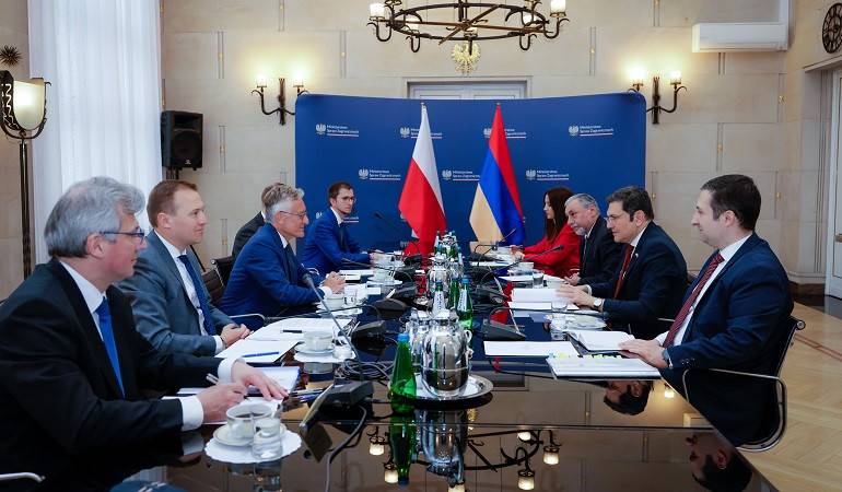 Խորհրդակցություններ Հայաստանի և Լեհաստանի արտաքին գործերի նախարարությունների միջև