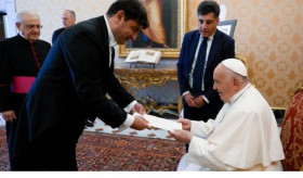 Ambassador of Armenia to the Holy See presented credentials to His Holiness Pope Francis