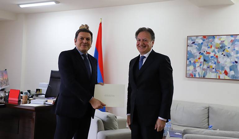 Իտալիայի նորանշանակ դեսպանն իր հավատարմագրերի պատճենն է հանձնել ՀՀ ԱԳ նախարարի տեղակալին