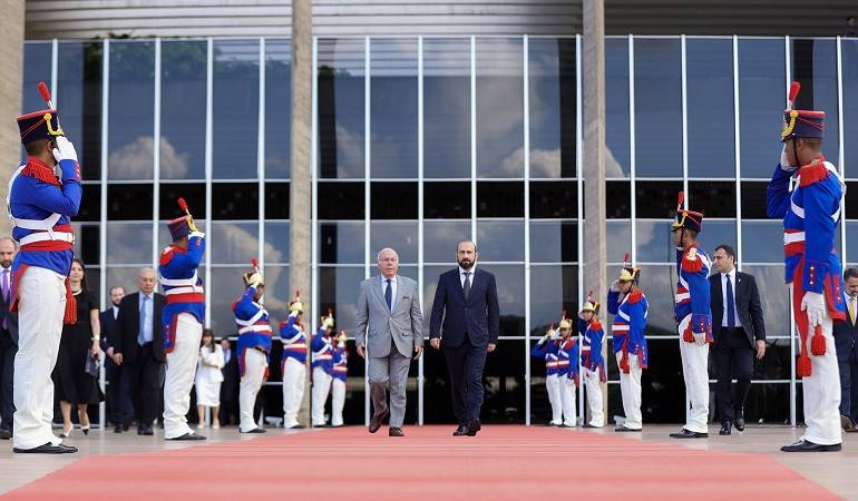 Meeting of Foreign Minister of Armenia Ararat Mirzoyan with Foreign Minister of Brazil Mauro Vieira