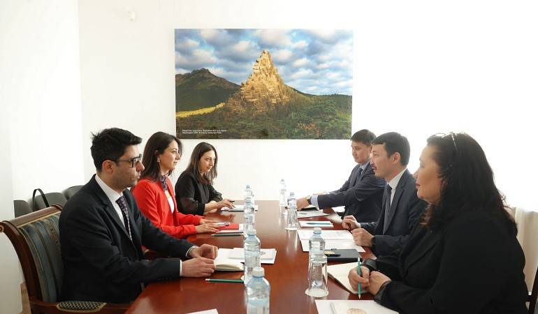 Հայաստանի ԱԳՆ խոսնակի հանդիպումը Ղազախստանի ԱԳՆ հաղորդակցության հարցերով վարչության պետի հետ