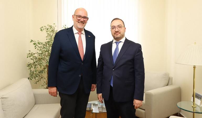 ՀՀ ԱԳ նախարարության գլխավոր քարտուղար Դավիթ Կարապետյանն ընդունել է Հայաստանում Լյուքսեմբուրգի դեսպանին