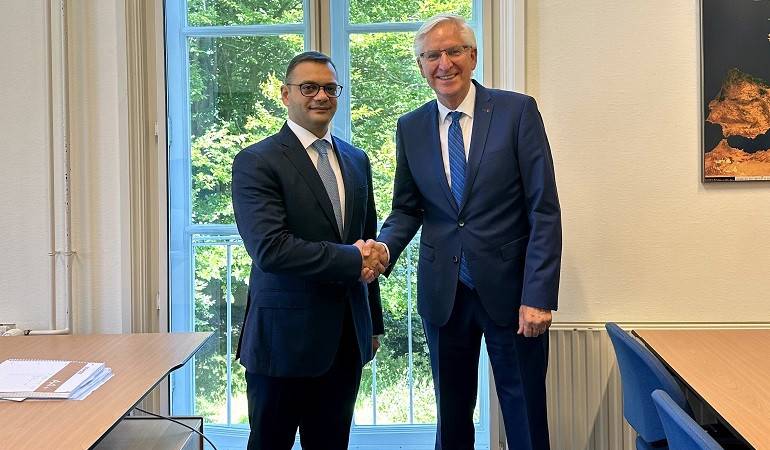 Meeting of Deputy Foreign Minister of Armenia Robert Abisoghomonyan with Director of Clingendael Academy Ron Ton