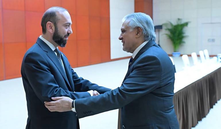 Հայաստանի և Պակիստանի ԱԳ նախարարների հանդիպումը