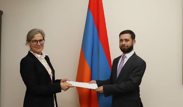Շվեդիայի Թագավորության նորանշանակ դեսպանն իր հավատարմագրերի պատճենն է հանձնել ՀՀ ԱԳ նախարարի տեղակալին