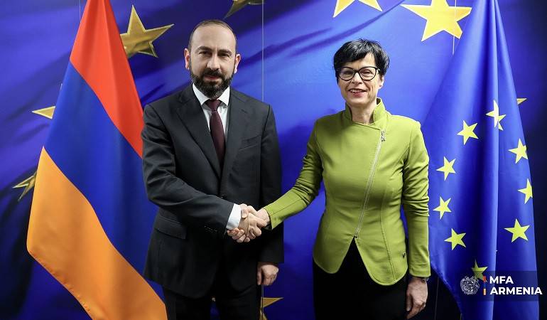 ՀՀ ԱԳ նախարարի հանդիպումը ԵՄ ընդլայնման հարցերով հանձնակատարի հետ