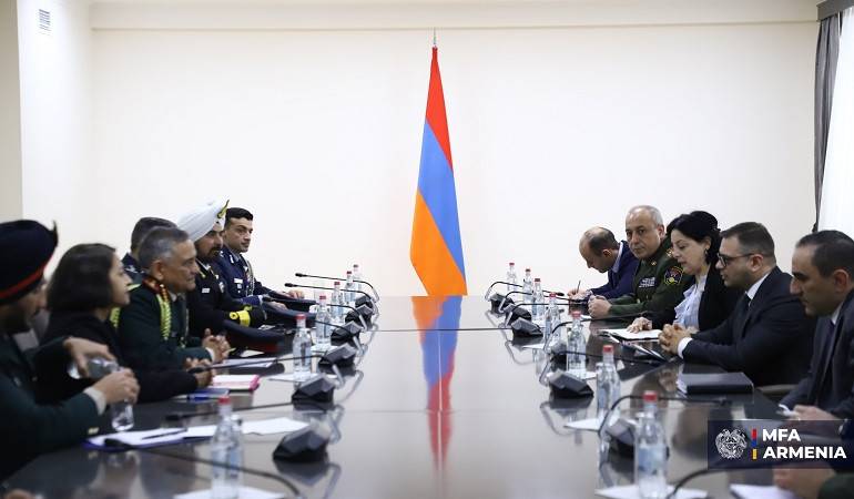 Meeting of the Deputy Minister of Foreign Affairs of Armenia with the Chief of Defence Staff of the Indian Armed Forces