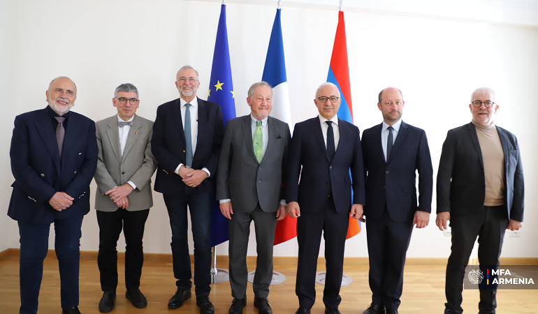 ՀՀ ԱԳ նախարարի տեղակալն ընդունել է Ֆրանսիա-Հայաստան բարեկամության խմբի նախագահի գլխավորած պատվիրակության