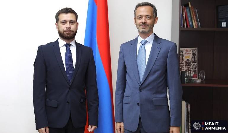 Ֆրանսիայի նորանշանակ դեսպանն իր հավատարմագրերի պատճենն է հանձնել Հայաստանի ԱԳՄԱ նախարարի տեղակալին