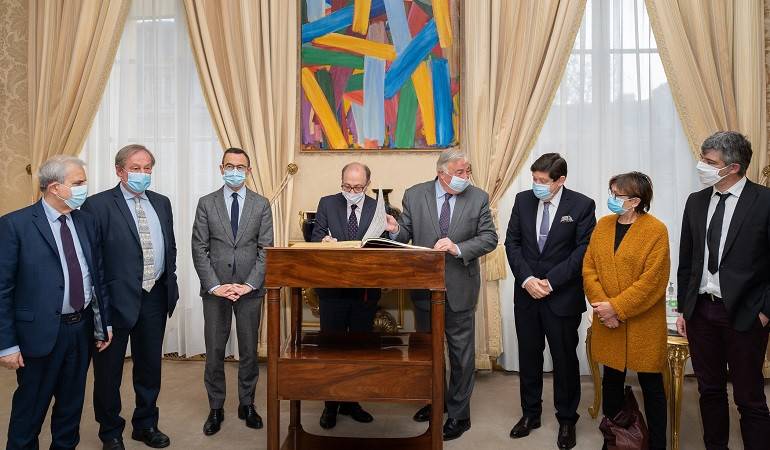 Le ministre des Affaires étrangères Ara AivazIan a rencontré le président du Sénat français, Gérard Larcher