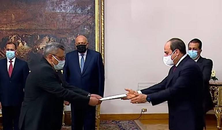 Դեսպան Փոլադյանն իր հավատարմագրերն է հանձնել Եգիպտոսի Արաբական Հանրապետության նախագահին