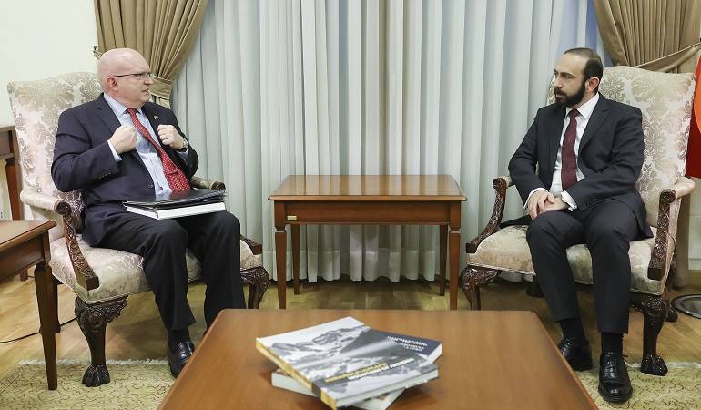 Meeting of Ararat Mirzoyan with Philip Reeker