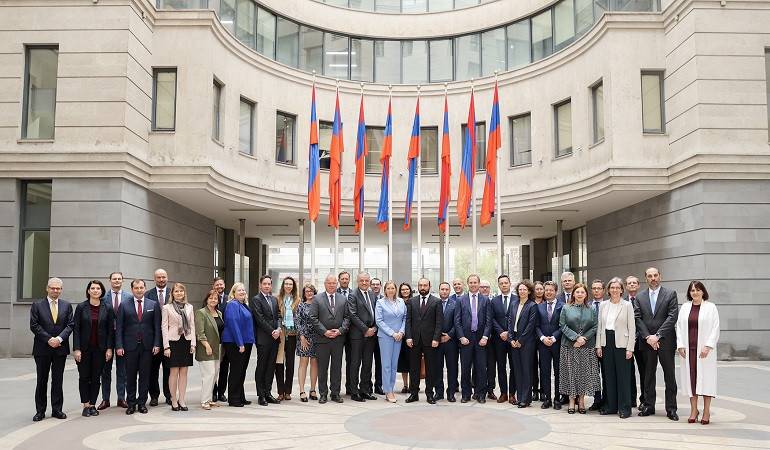 Встреча министра иностранных дел Армении с делегацией Комитета по вопросам политики и безопасности Совета ЕС