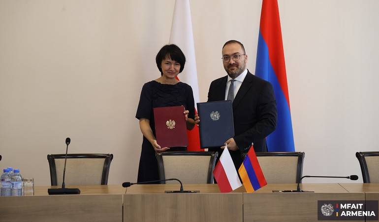 ՀՀ ԱԳՄԱՆ գլխավոր քարտուղարի հանդիպումը Լեհաստանի ԱԳՆ արտաքին ծառայության ղեկավարի հետ