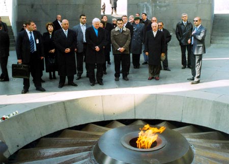 German Foreign Minister Frank-Walter Steinmeier at Dzidzernakabert, Yerevan